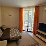 Lilou - 3 Pools, Spa, Gym, Playgrounds Apartamento Sunny Beach